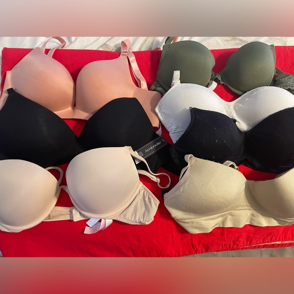 Bras - Picture 3 of 3